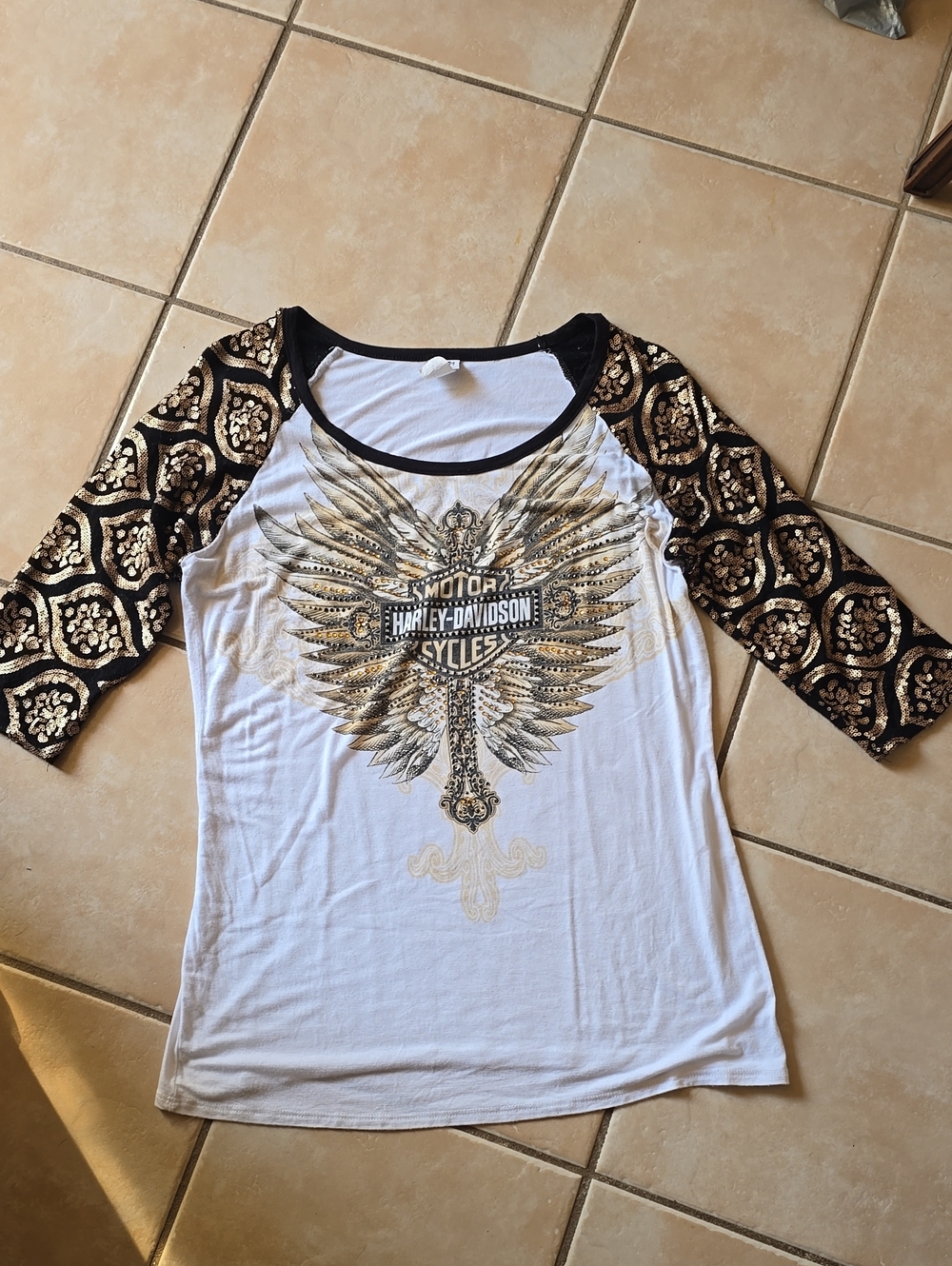 Womens Harley-Davidson XL White Tee with Black and Gold Wing Graphic